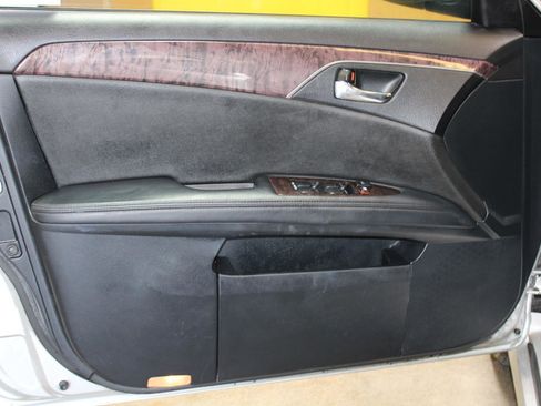 Used 2011 Toyota Avalon FWD image 40