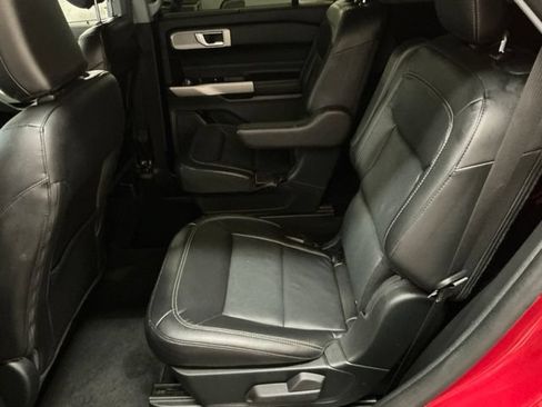 Used 2022 Ford Explorer Limited w/ Equipment Group 301A RWD image 13