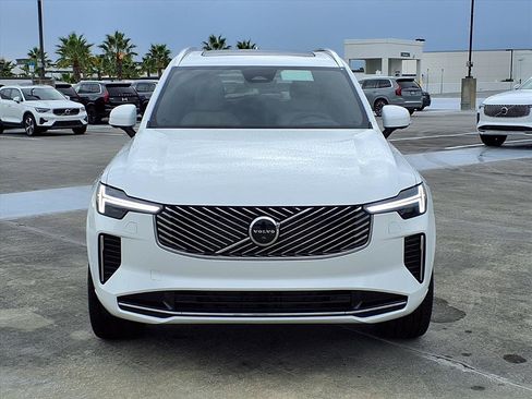 New 2026 Volvo XC90 B6 Ultra image 2