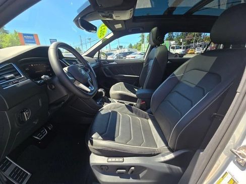 Used 2023 Volkswagen Tiguan SEL R-Line AWD/4WD image 28
