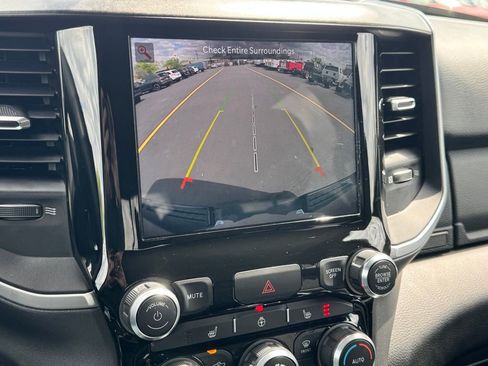 Used 2022 RAM 1500 Big Horn AWD/4WD image 32