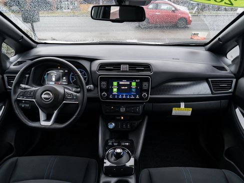 Certified 2024 Nissan Leaf SV Plus image 9