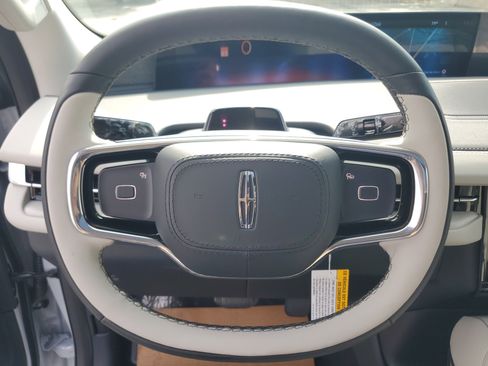 New 2026 Lincoln Navigator Reserve w/ Jet Appearance Package AWD/4WD image 16