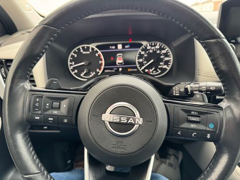 Used 2023 Nissan Rogue SL w/ SL Premium Package image 33