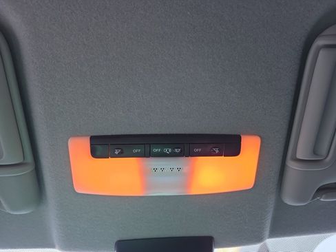 Used 2020 Nissan Kicks S image 21