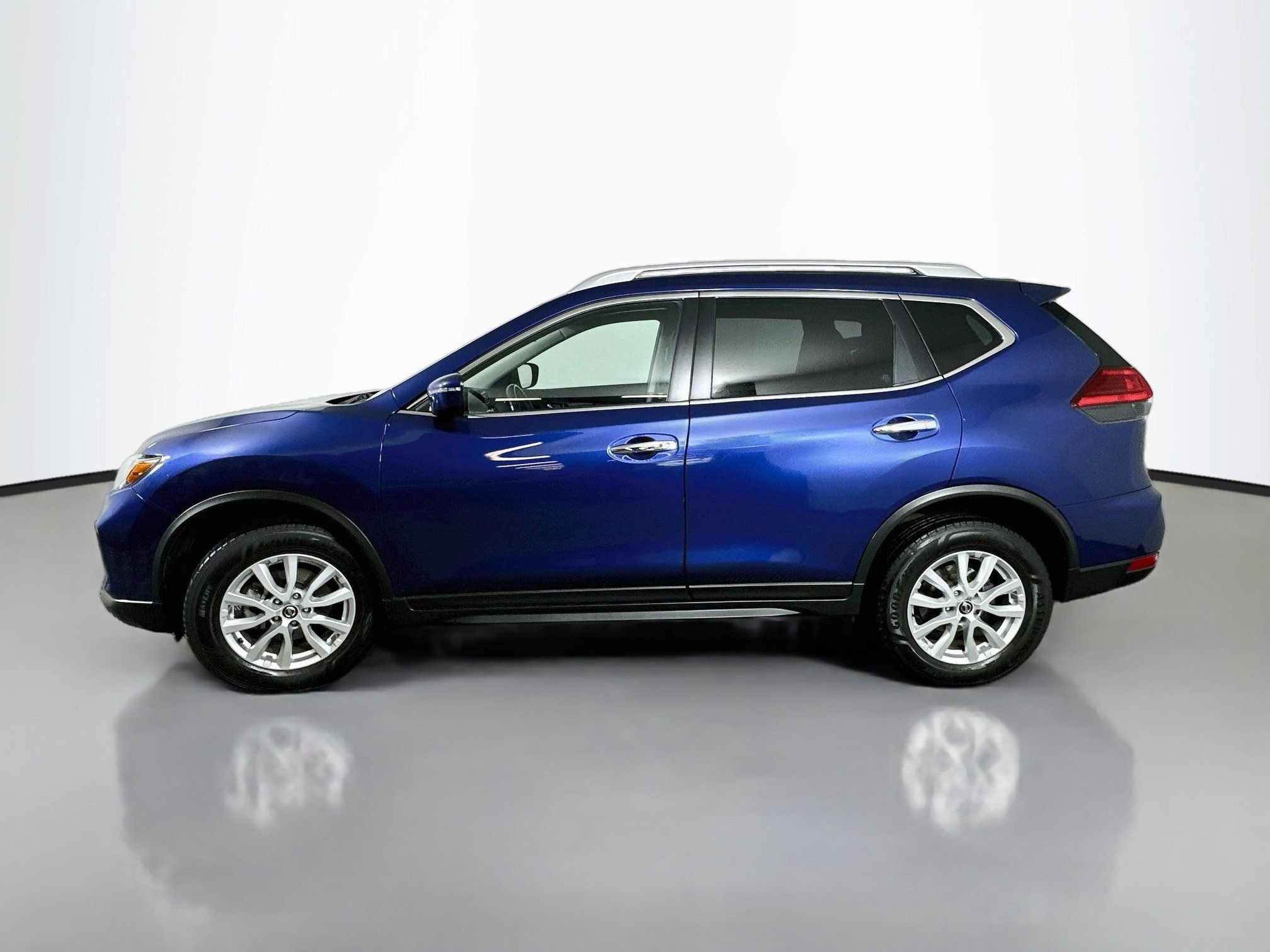 Used 2017 Nissan Rogue AWD image 4