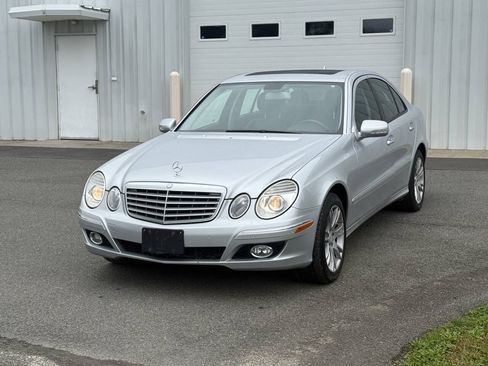 Used 2009 Mercedes-Benz E 350 4MATIC Sedan image 1