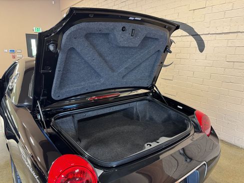 Used 2002 Ford Thunderbird image 50