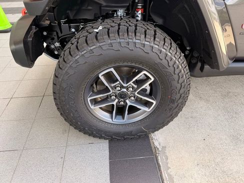 New 2026 Jeep Gladiator Mojave AWD/4WD image 33
