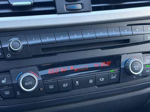 Used 2015 BMW 320i Sedan image 25