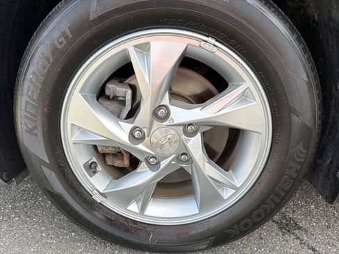 Used 2023 Hyundai Elantra SE FWD image 25