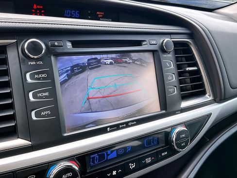 Used 2017 Toyota Highlander Plus image 26