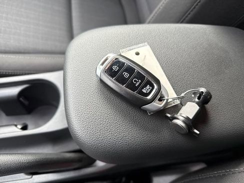 Used 2022 Hyundai Kona SEL image 11