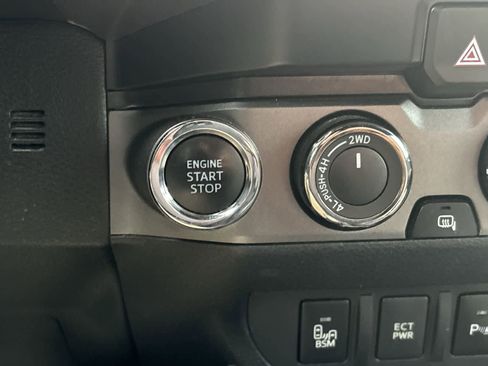 Used 2020 Toyota Tacoma TRD Off-Road w/ Technology Package image 19