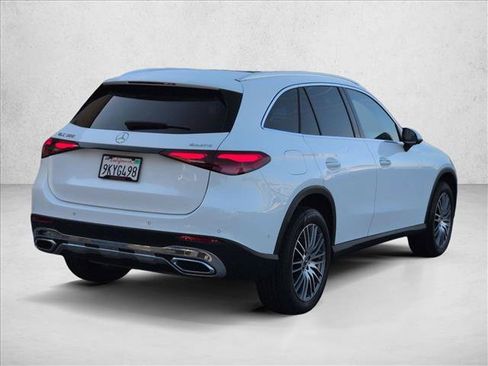 Used 2024 Mercedes-Benz GLC 300 4MATIC image 5