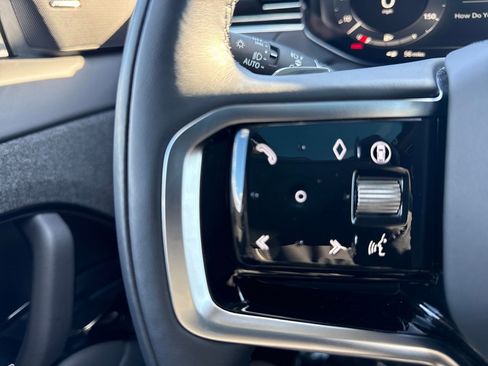 Used 2025 Land Rover Range Rover Sport SE image 27