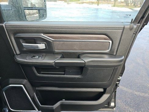 Used 2025 RAM 2500 Laramie image 15