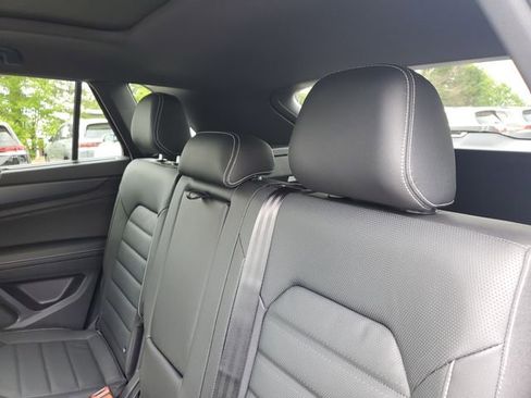 New 2026 Volkswagen Atlas Cross Sport SEL R-Line AWD/4WD image 9