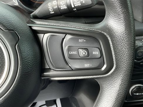 Used 2022 Jeep Wrangler Willys image 29