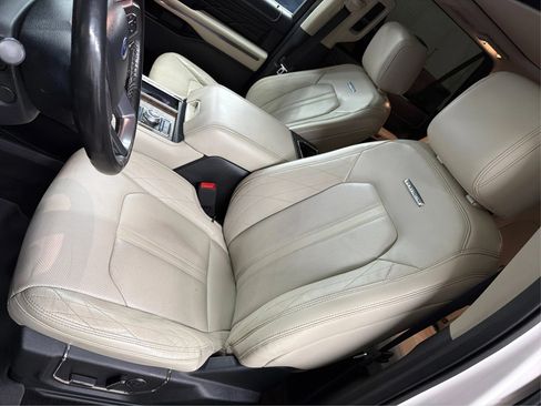Used 2019 Ford Expedition Max Platinum AWD/4WD image 16