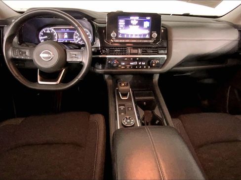 Used 2025 Nissan Pathfinder SV AWD/4WD image 15