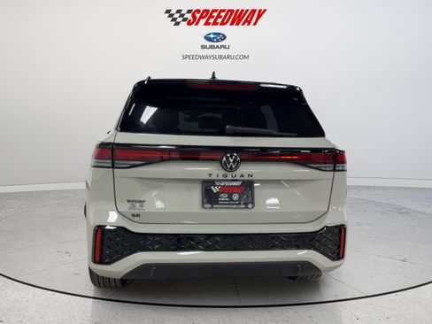 New 2026 Volkswagen Tiguan SE R-Line image 8