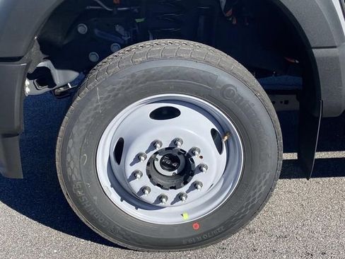 New 2026 Ford F550 4x4 Regular Cab Super Duty image 8