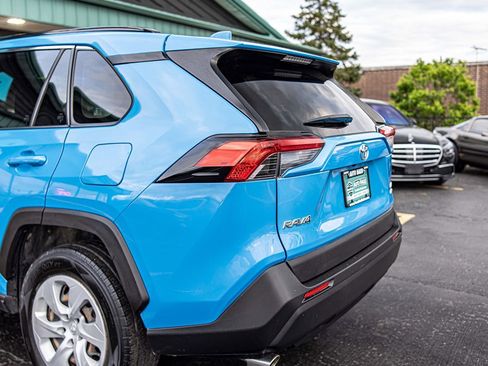 Used 2019 Toyota RAV4 LE w/ All Weather Liner Package AWD/4WD image 13