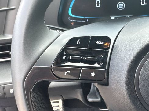 Used 2025 Hyundai Elantra Sport FWD image 25