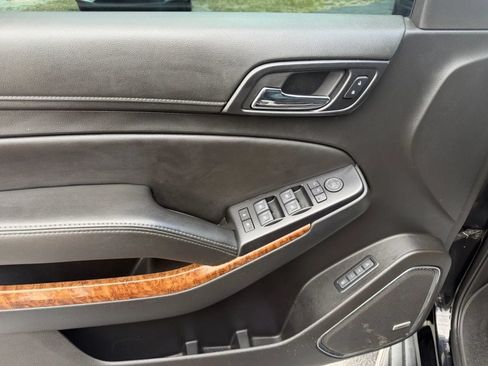 Used 2018 Chevrolet Suburban Premier RWD image 14