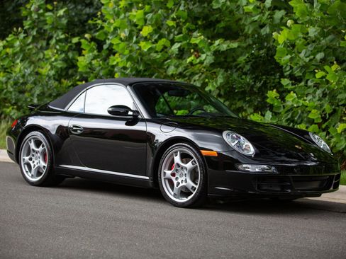 Used 2005 Porsche 911 Carrera S image 24