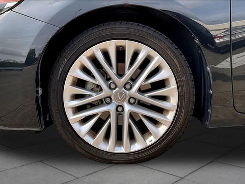Used 2016 Lexus ES 350 w/ Ultra Luxury Package FWD image 9