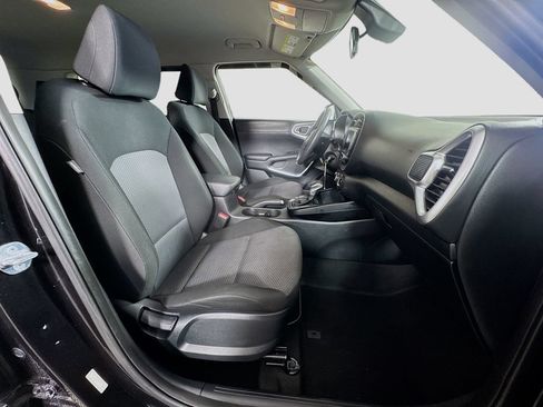 Used 2023 Kia Soul LX FWD image 29