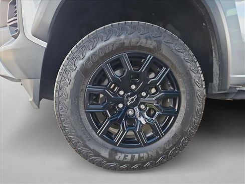 Used 2025 Chevrolet Colorado Trail Boss AWD/4WD image 30