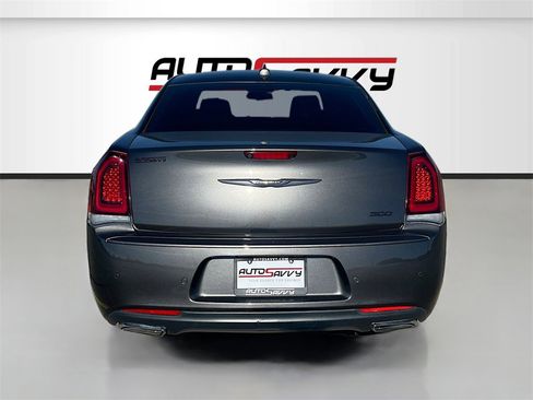 Used 2022 Chrysler 300 Touring L w/ Popular Equipment Group image 6