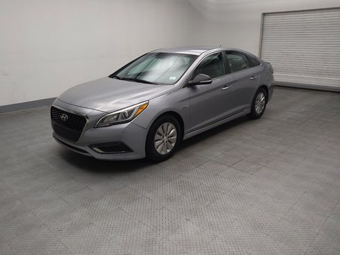 Used 2016 Hyundai Sonata SE FWD image 2