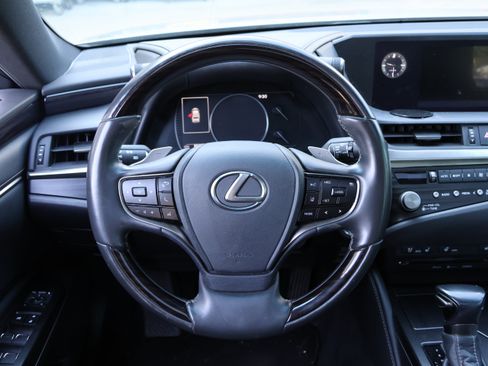 Used 2021 Lexus ES 300h w/ Premium Package FWD image 16