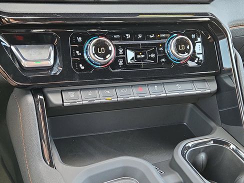 New 2026 GMC Sierra 2500 AT4 w/ AT4 Premium Plus Package image 28