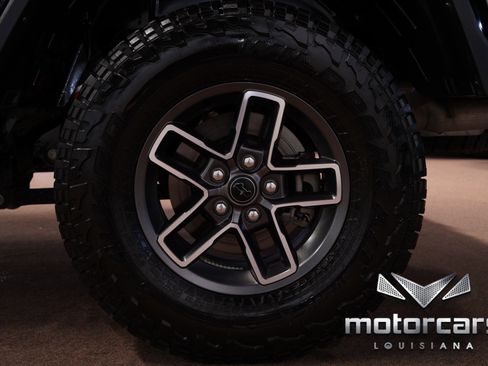 Used 2024 Jeep Gladiator Mojave AWD/4WD image 23