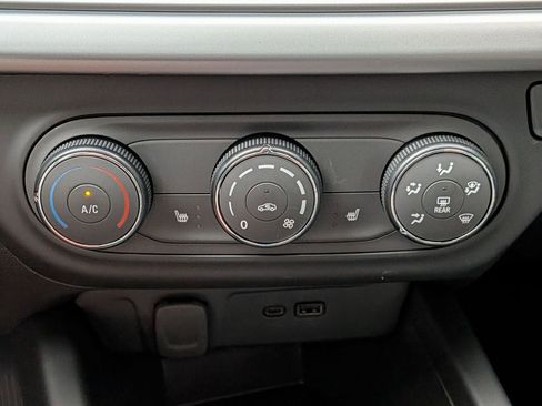 New 2026 Chevrolet Trax LS w/ LS Convenience Package FWD image 17
