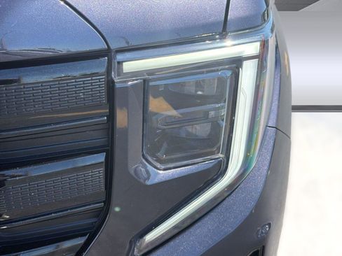 Used 2023 GMC Sierra 1500 Elevation w/ Elevation Premium Package AWD/4WD image 10