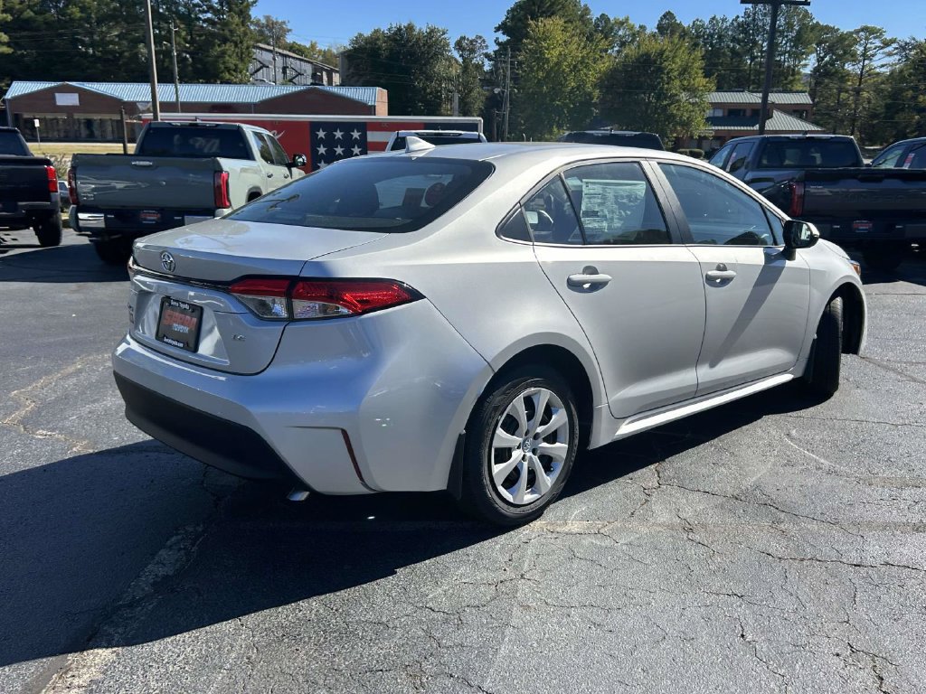 New 2027 Toyota Corolla LE FWD image 3