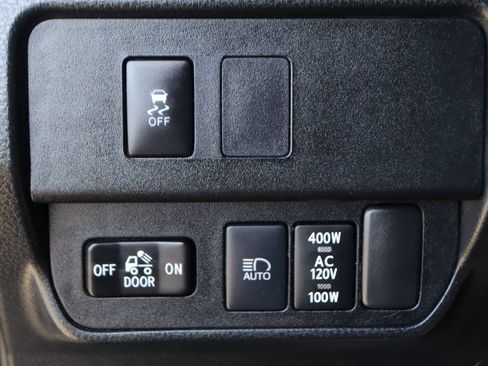 Used 2021 Toyota Tacoma TRD Off-Road w/ Technology Package AWD/4WD image 19