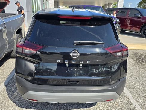 Used 2023 Nissan Rogue S FWD image 3