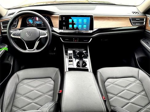 Certified 2024 Volkswagen Atlas SE image 27