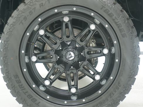 Used 2018 Toyota Tundra SR5 w/ SR5 Upgrade Package image 27