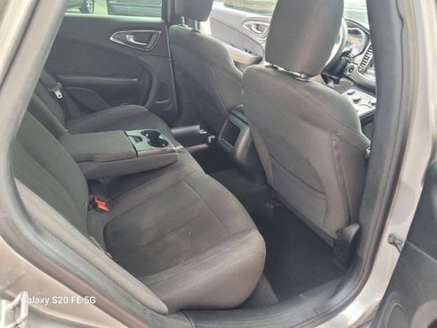 Used 2016 Chrysler 200 Limited image 12