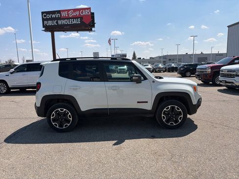 Used 2017 Jeep Renegade Trailhawk w/ Cold Weather Group II AWD/4WD image 2