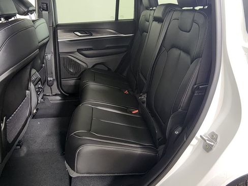 New 2025 Jeep Grand Cherokee Limited image 29