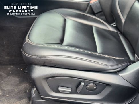 Used 2023 Ford Explorer XLT w/ Equipment Group 202A AWD/4WD image 24